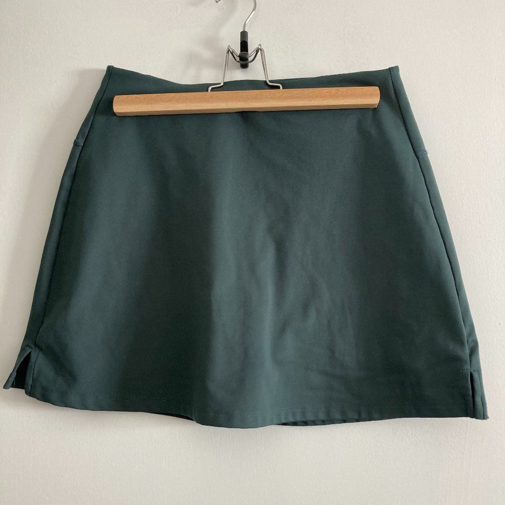 Girlfriend Collective Size M Skort Moss Green